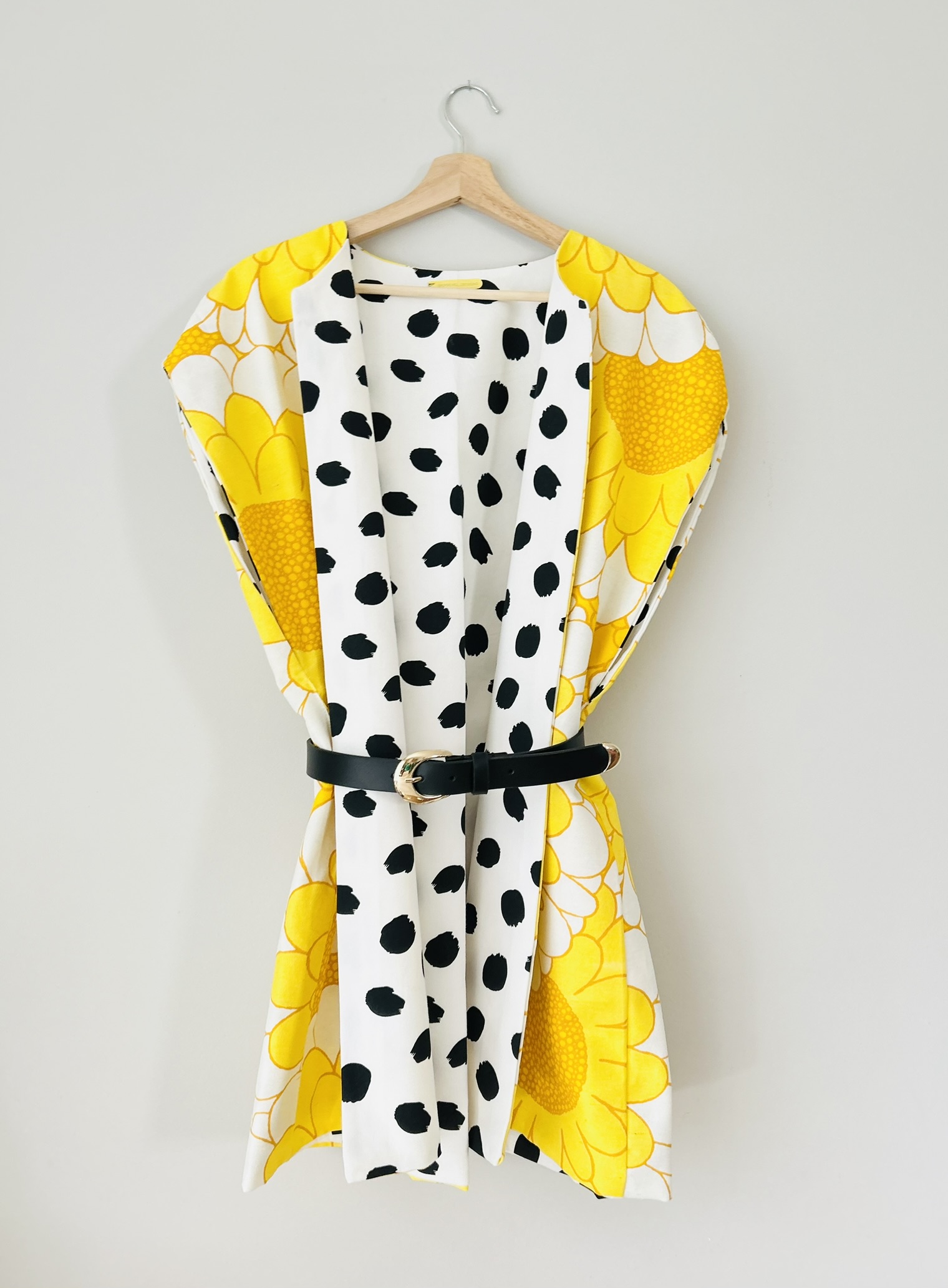 Reversible cotton vest with yellow sunflower print and black polka dot